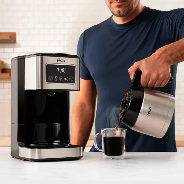 Cafetera Oster 8 Tazas con Pantalla Táctil - OST-BVSTDC4404 – imagen 4