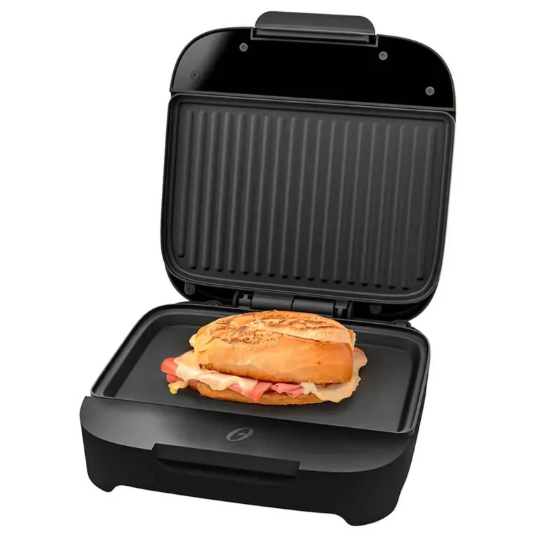 Sandwichera Oster - Compacta / Platos Hondos / Negro - CKSTSM400 – imagen 2