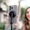 Trípode magnético KraftGeek 65" H desplegado JustTap para iPhone – imagen 3