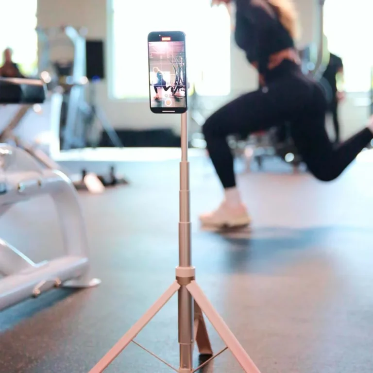 Trípode magnético KraftGeek 65" H desplegado JustTap para iPhone – imagen 11